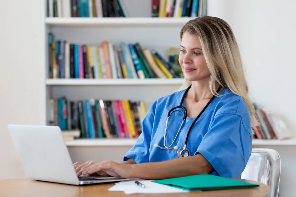 Breaking into Nursing: Applying to Nursing School Through Online Programs