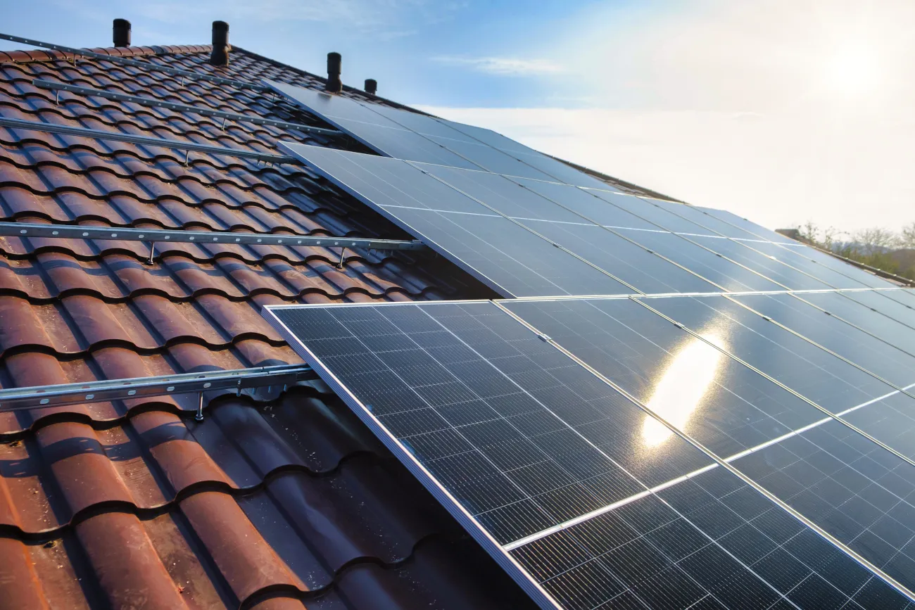 Maximizing Your Investment: Tips for Selecting the Best Solar Panels for Your Home