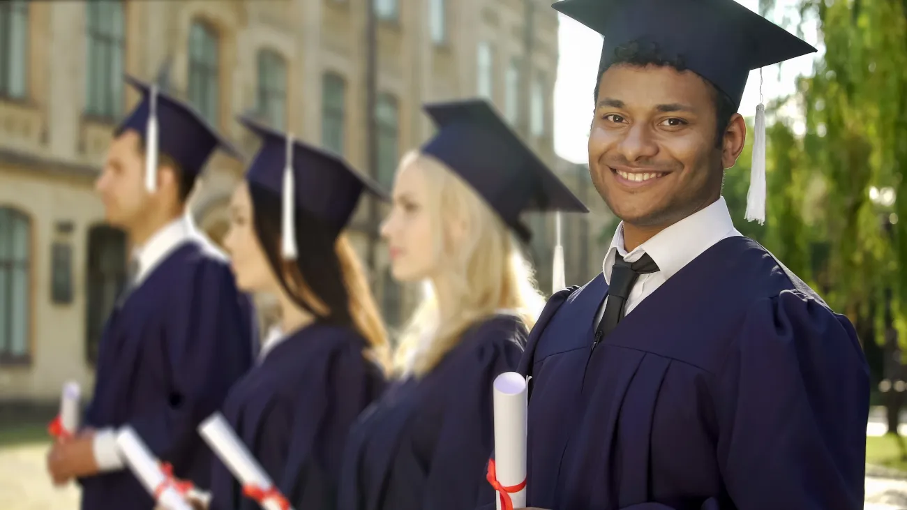 Save Time and Money: The Advantages of Accelerated Bachelor Degree Programs