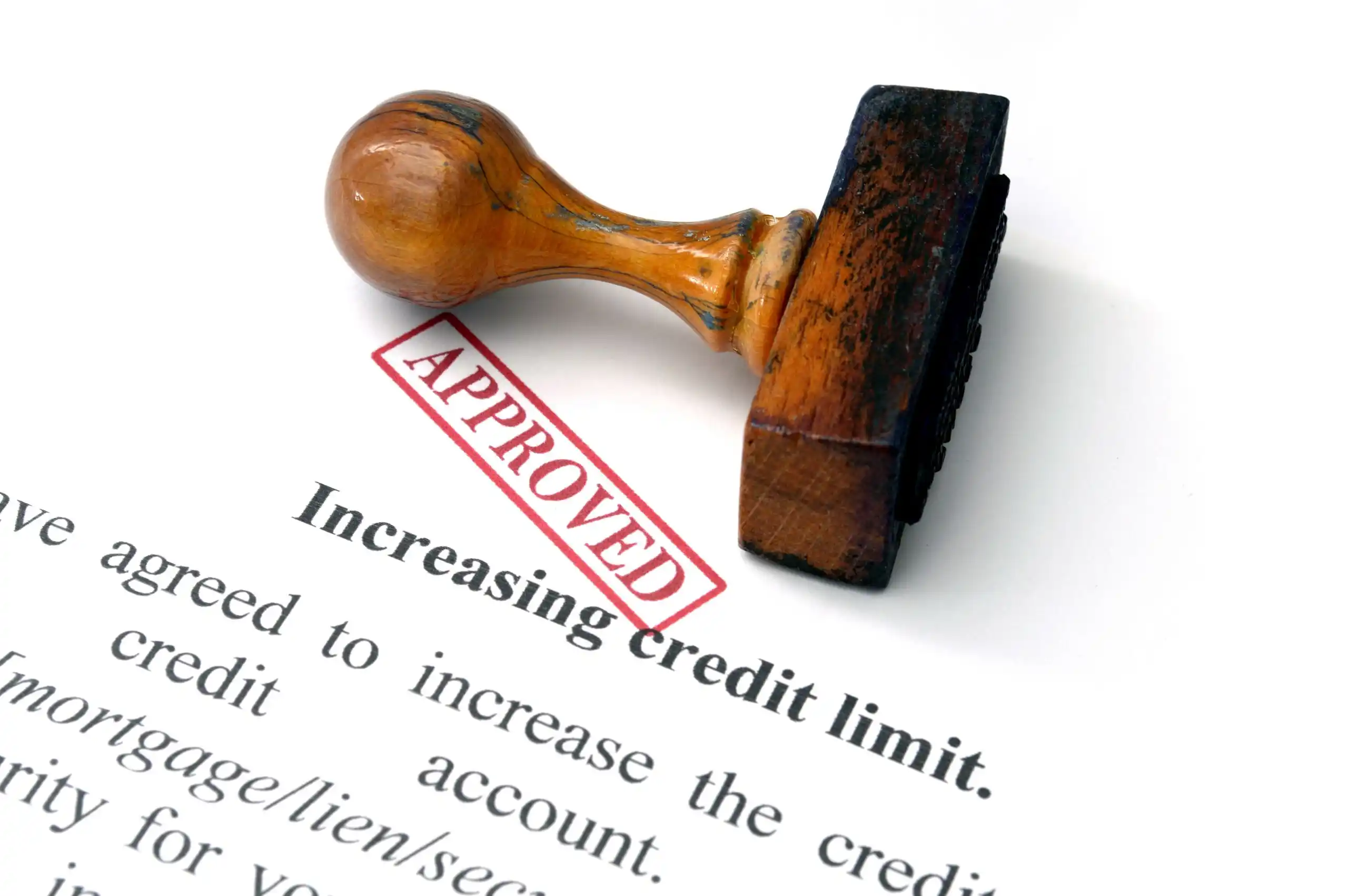 When You Should (And Shouldn’t) Accept That Credit Limit Increase Offer