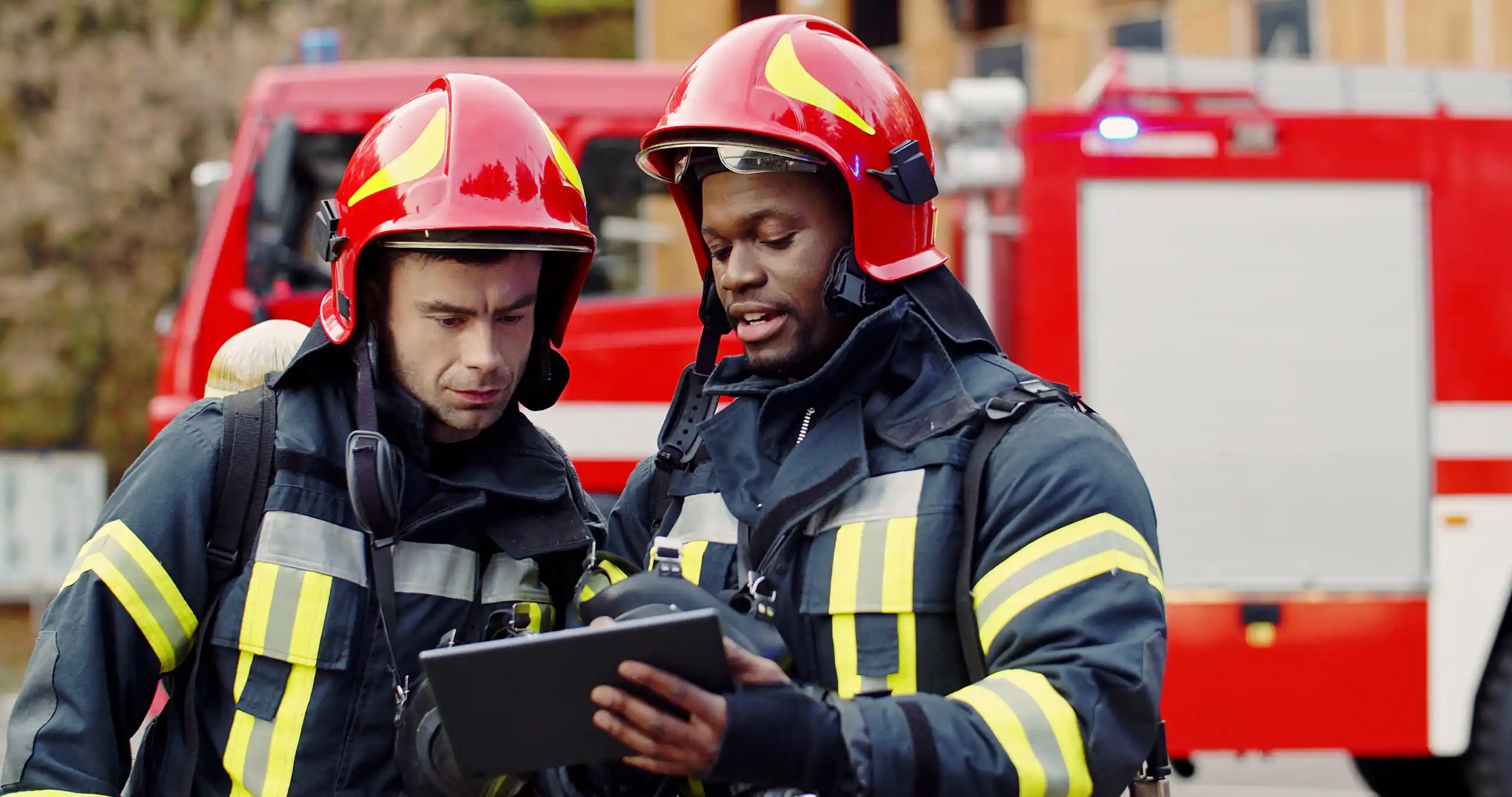 Firefighters planning their jobs