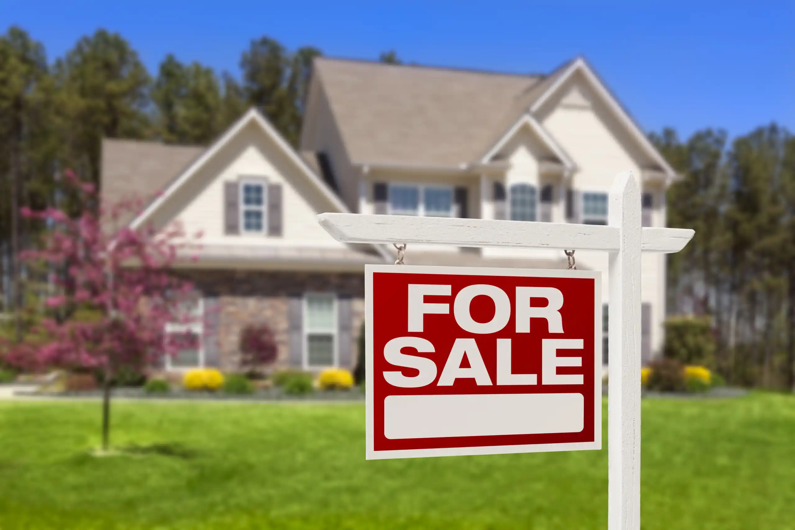 What To Do If Your House Hasn’t Sold in a Year