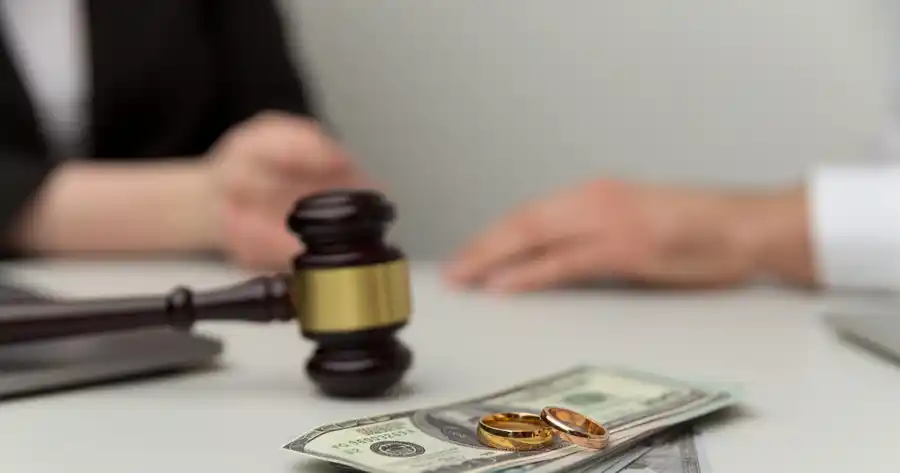 Money Mistakes To Avoid During a Divorce