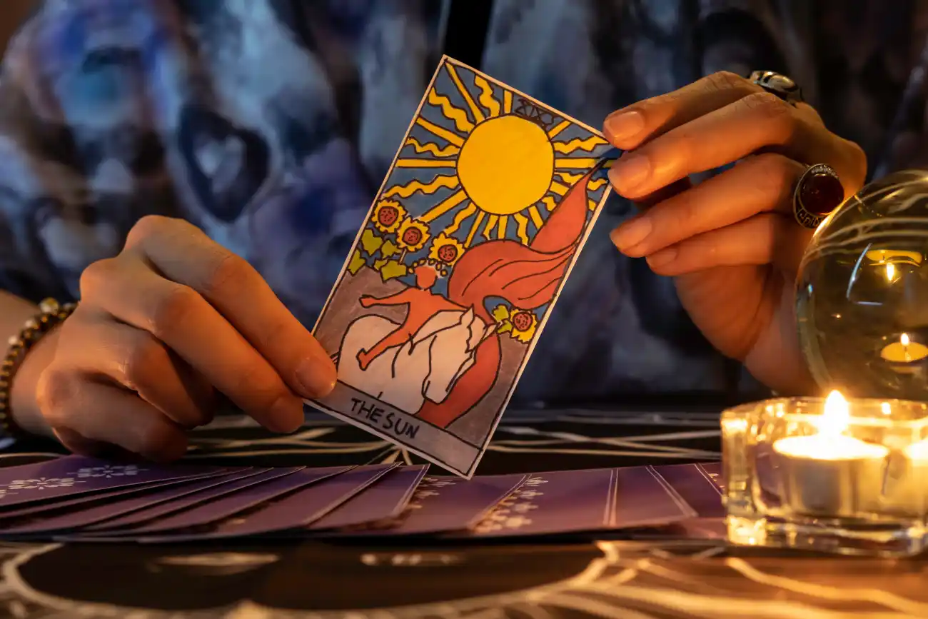 Master the Arcana: Online Tarot Reading Courses for Aspiring Readers