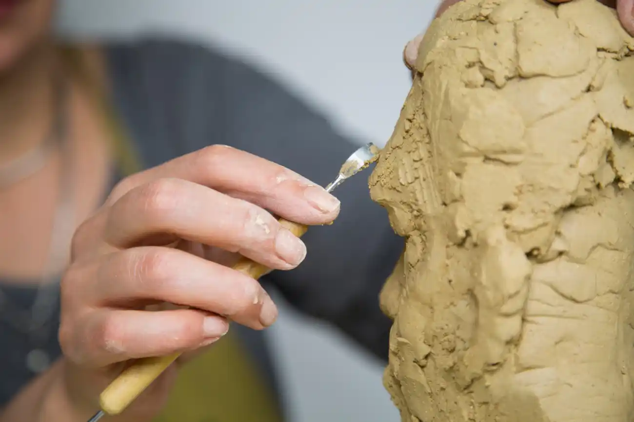 Molding Masterpieces: Online Sculpting Workshops to Jumpstart Your Journey
