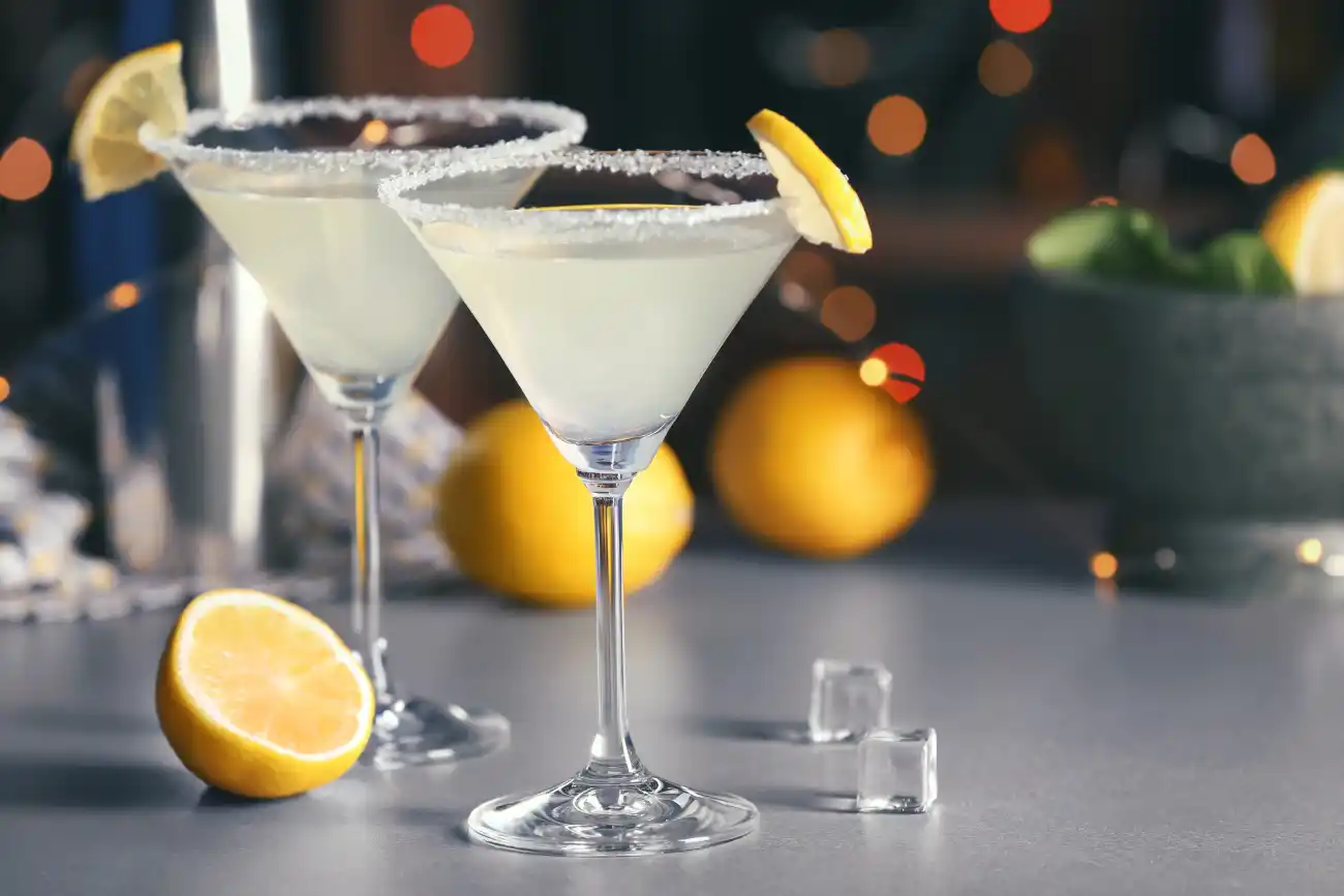 Elevate Your Home Bar: Mastering Mixology with a Free Online Mixology Course