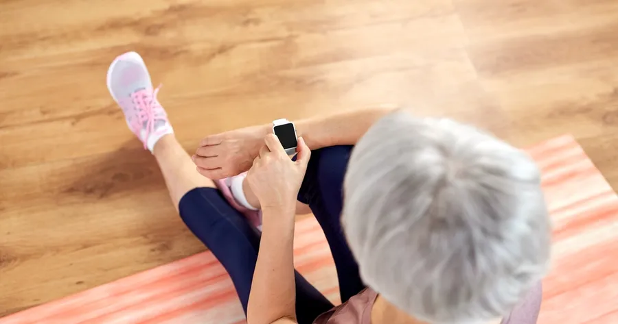 Fitness Trackers for Seniors: A Guide to Healthy Aging