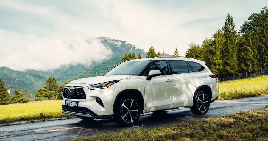 Key Features That Make the New 2024 Toyota Highlander a Good Pick for Seniors